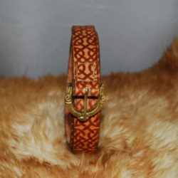 ceinture tan et boucle viking