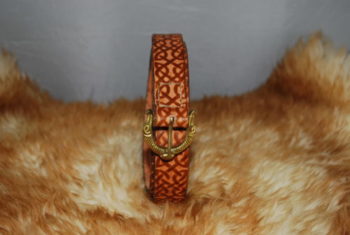 ceinture tan et boucle viking