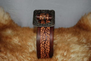 ceinture chocolat et motif arbre